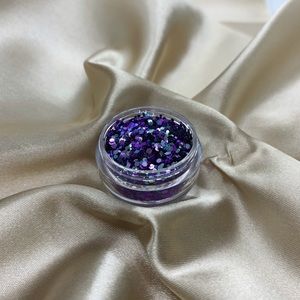 Cosmetic glitter